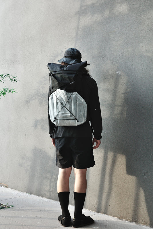 AERO 25 Ultralight Backpack X-PAC Mix DCF 2.92oz Black x White