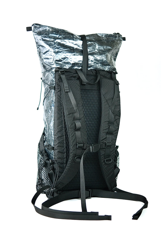 AERO 25L Ultralight Backpack X-PAC VX21 Mix DCF 2.92oz (353g) Black x Gray